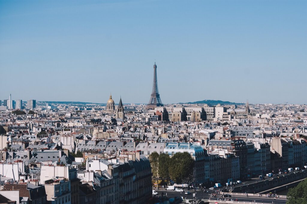 Vue sur Paris avec la Tour Eiffel